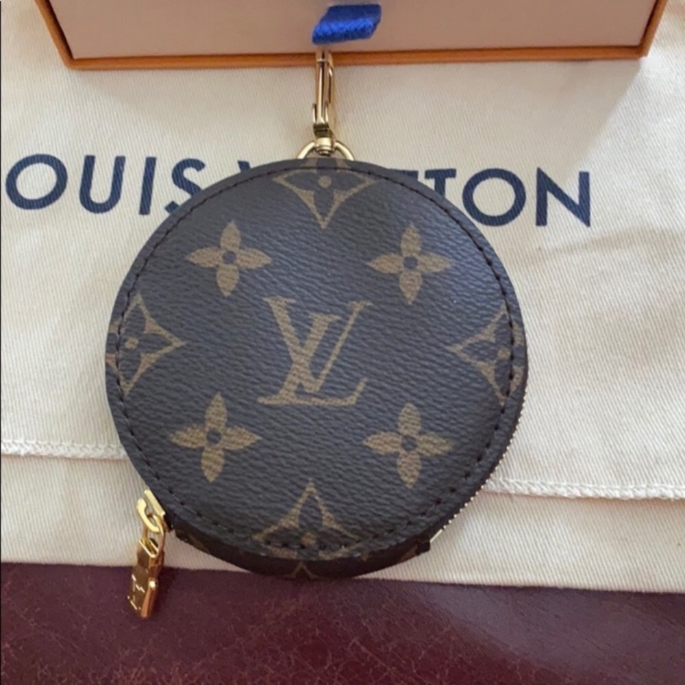 Louis Vuitton round coin purse